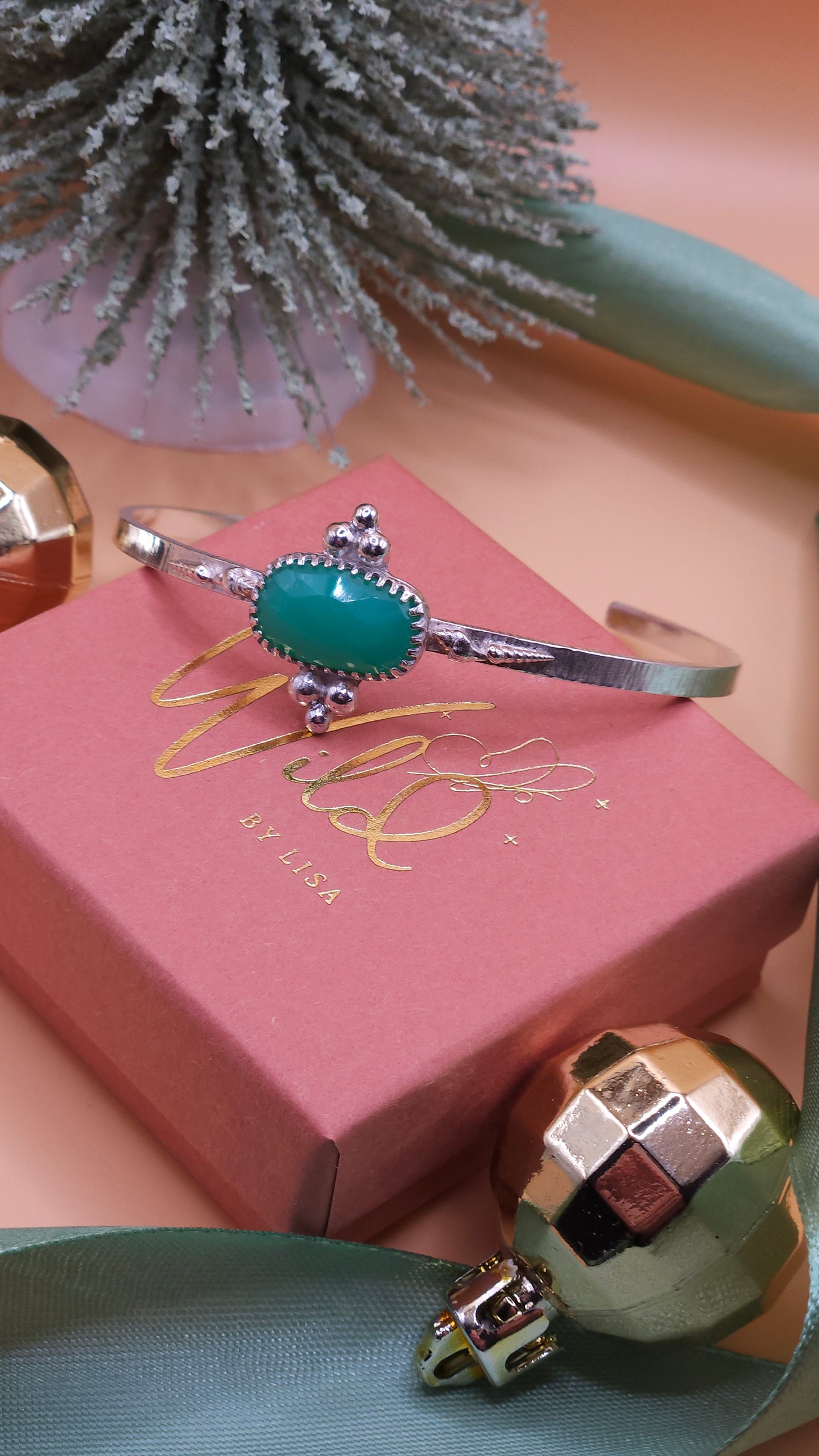 Chrysoprase seashell cuff bangle