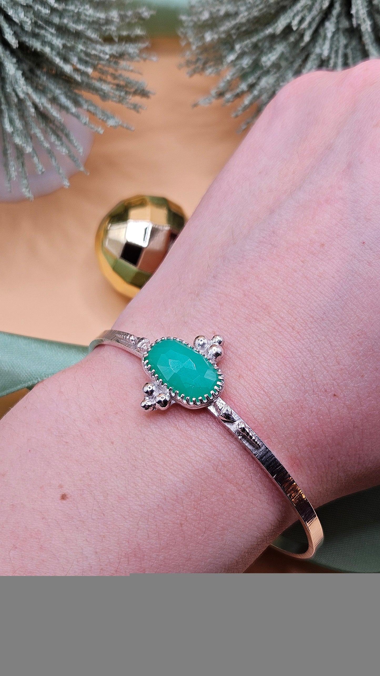 Chrysoprase seashell cuff bangle